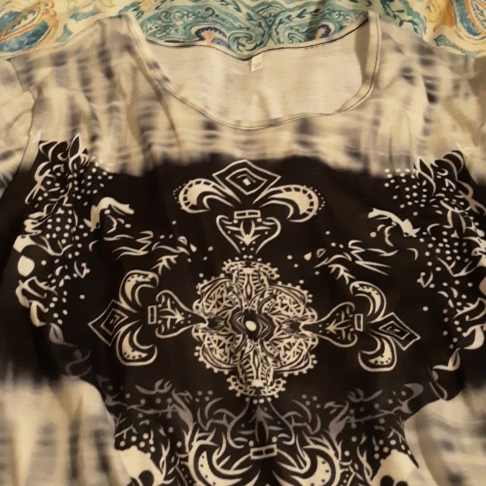 💗Blouse XXL fits more like a Large.